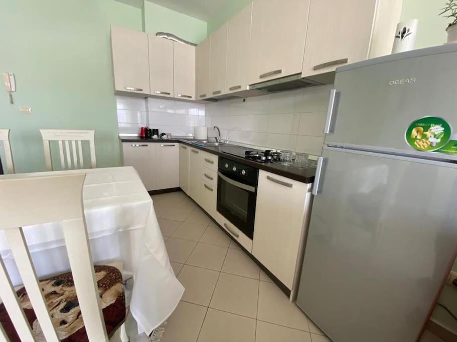Gold Key Apartments, Durres Beach Exterior photo